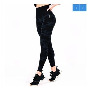 LASTSET Camo Leggings